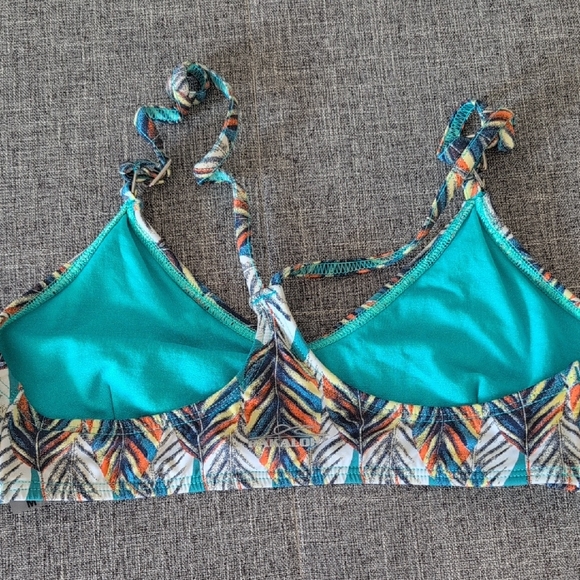 Pakaloha Multicolor Feather Bikini Top - Picture 2 of 4